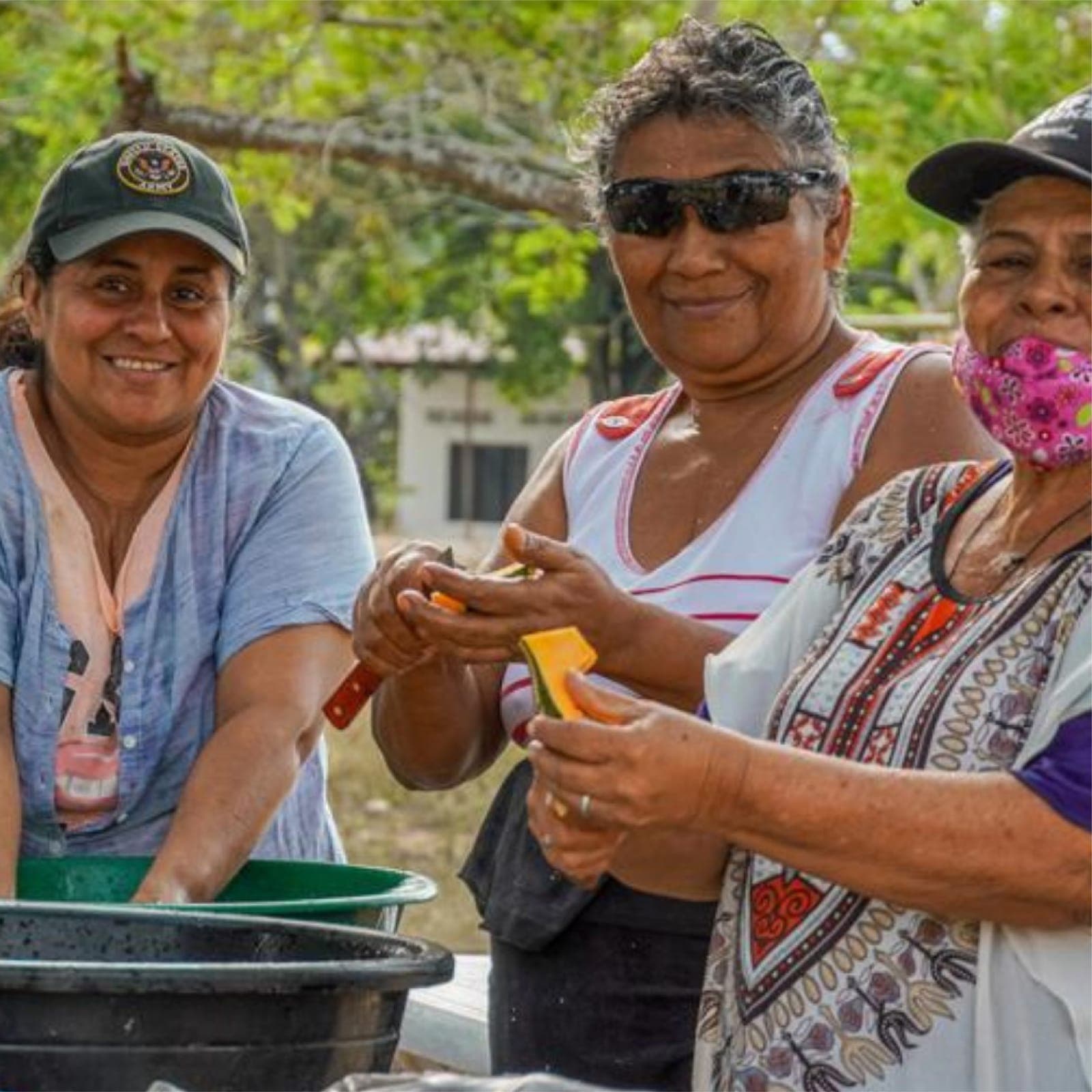 Mujer de un emprendimiento textil de la red